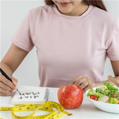 Novoroční předsevzetí? Zhubnout. A nepřestat v lednu. Novoroční předsevzetí? Zhubnout. A nepřestat v lednu.