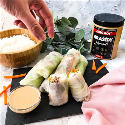 RECEPT: Jarní závitky s arašídovou omáčkou RECEPT: Jarní závitky s arašídovou omáčkou