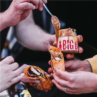 Tortila s kuřecím masem, slaninou a sušenými rajčaty