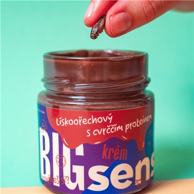 BIG BOY vyrábí máslo z cvrčků. Geniální nápad nebo utopie?