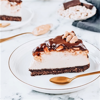 RECEPT: Snickers Cheesecake RECEPT: Snickers Cheesecake